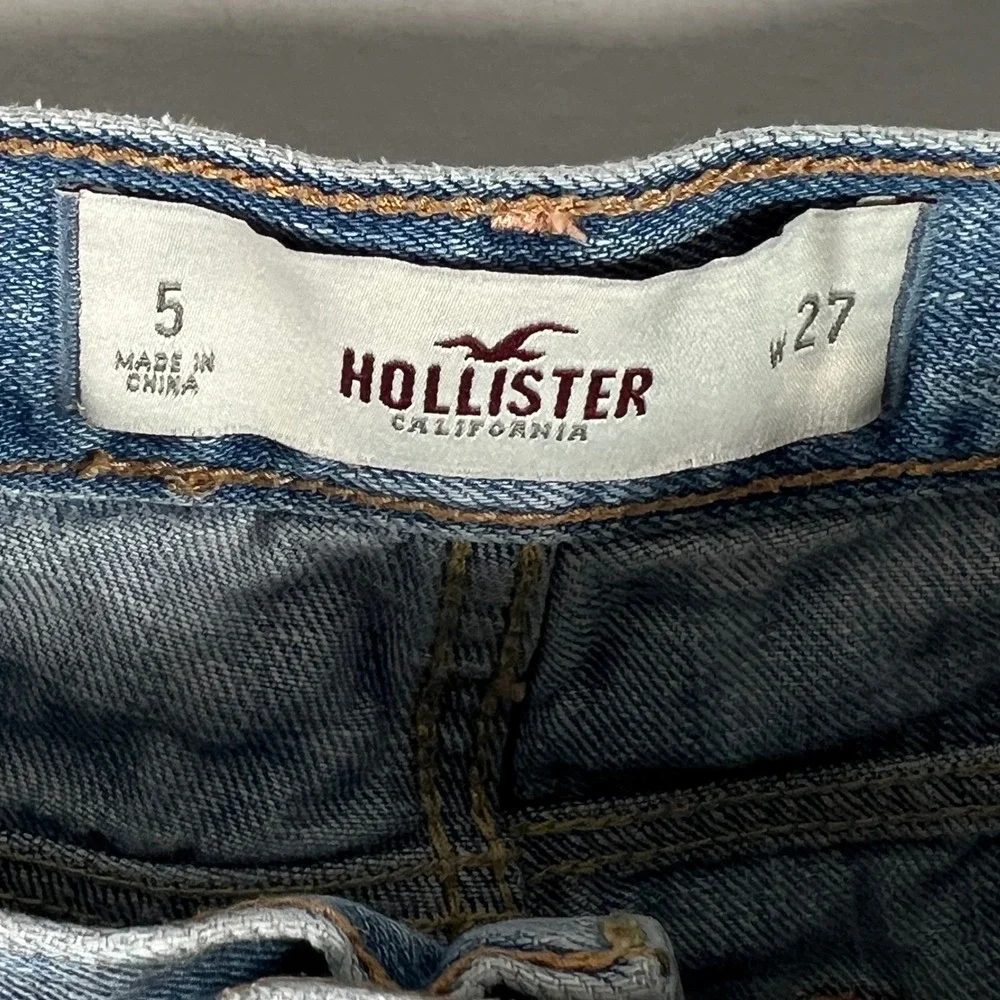 Hollister Womens Distressed Low Rise Denim Shorts Light Wash Blue Size 5 W27